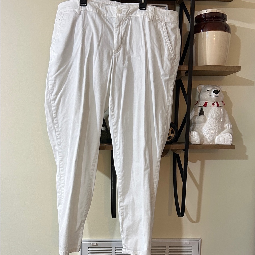🔥 Liz Claiborne Women's White Chinos